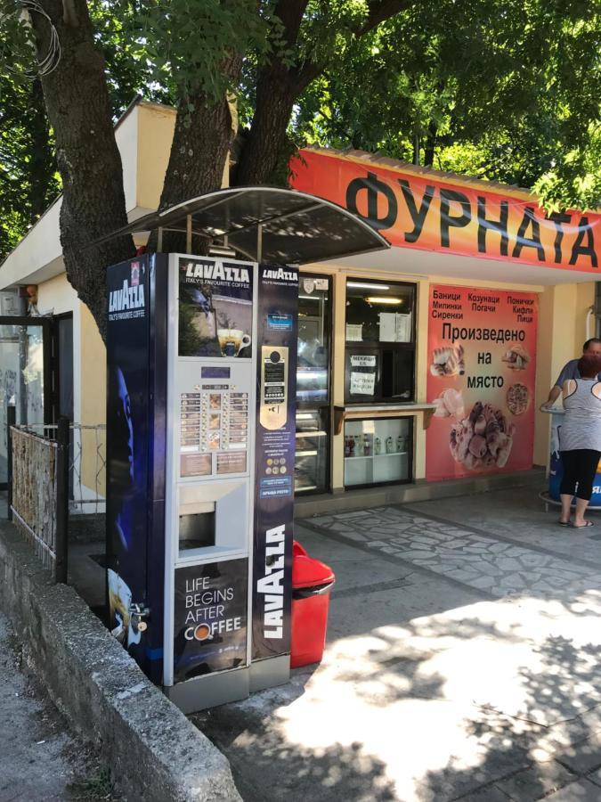 Ssenyange Guest House Varna Bagian luar foto