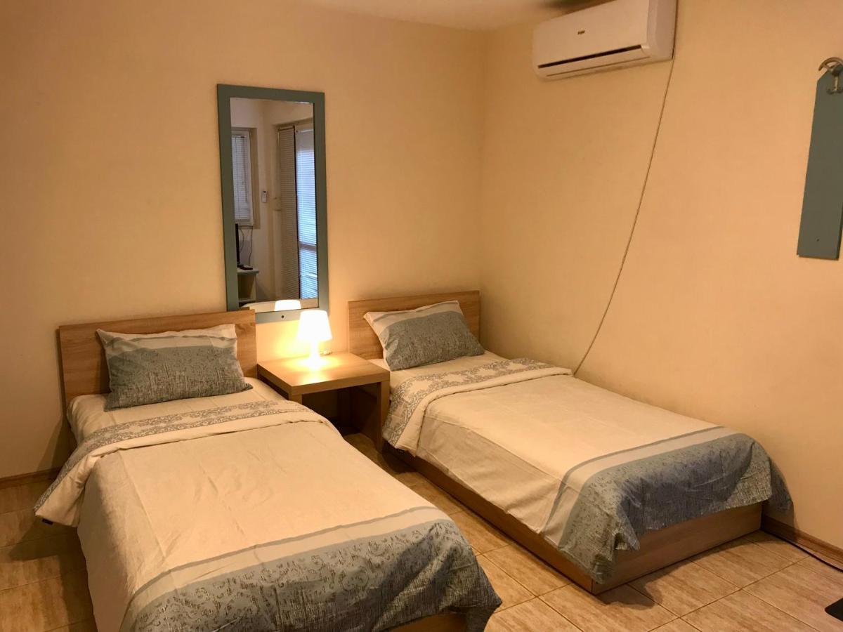 Ssenyange Guest House Varna Bagian luar foto