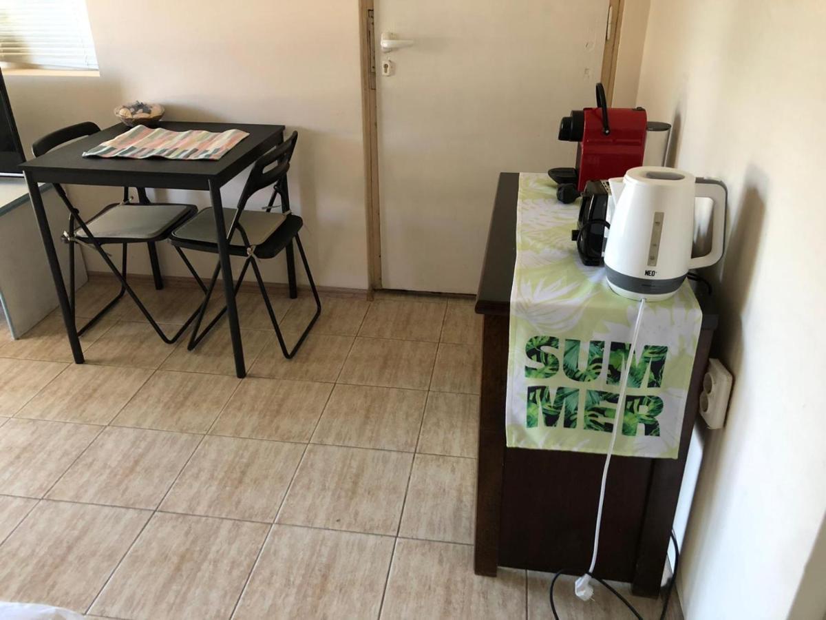 Ssenyange Guest House Varna Bagian luar foto